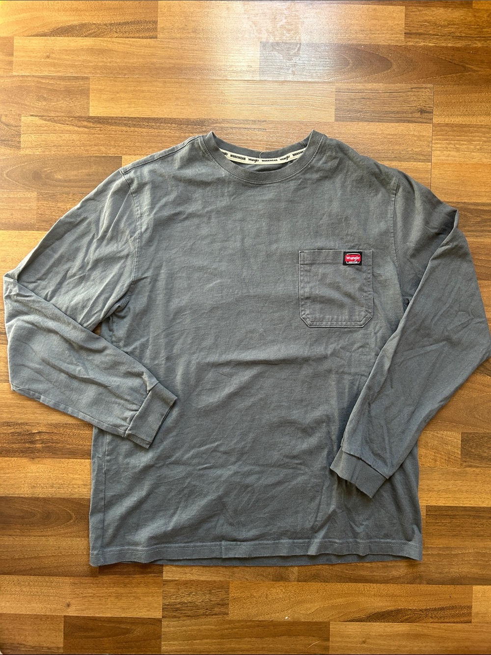 Wrangler Long-Sleeve Pocket Tee in Charcoal Gray